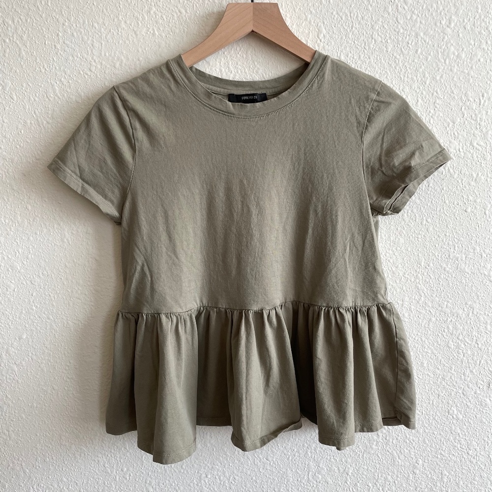 Forever 21 Women's Flowy Ruffled Short Sleeve Top